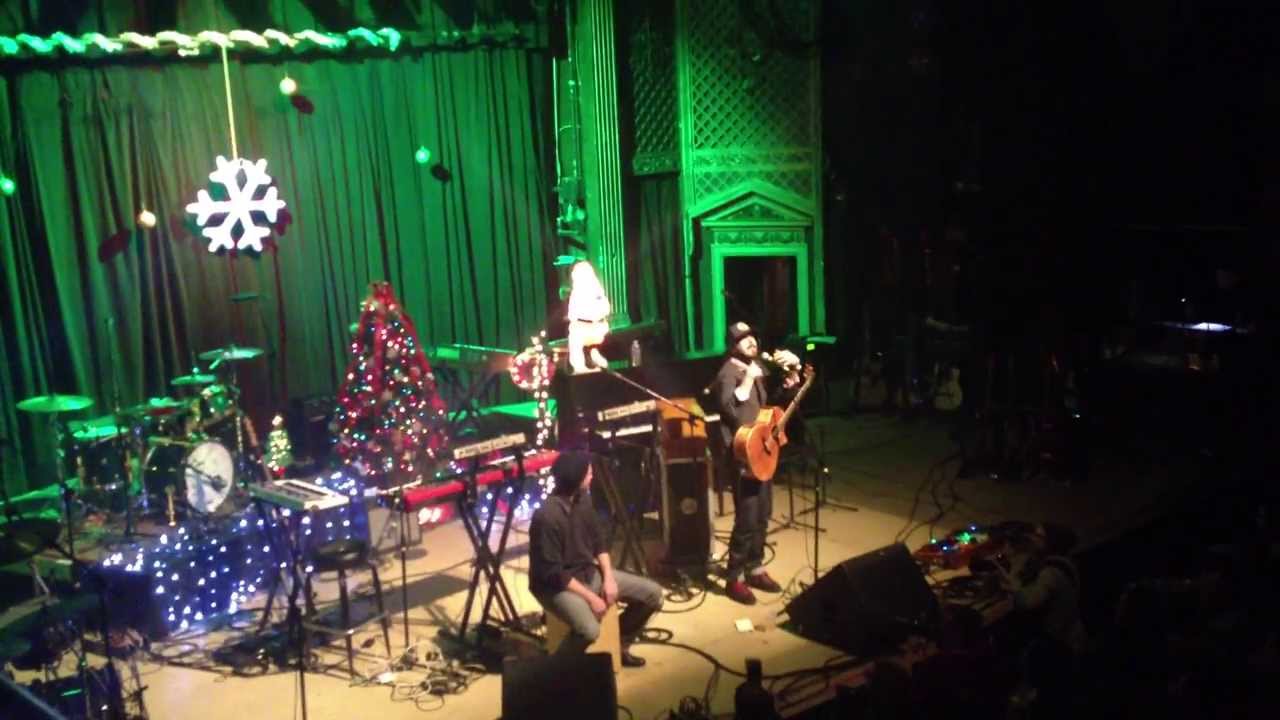 Matt Morris & Jon Powers “warming up the crowd” for OneRepublic @ Denver Acoustic Christmas